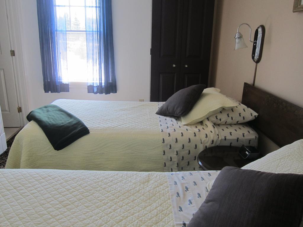 Salmon River Country Inn Head of Jeddore Room photo
