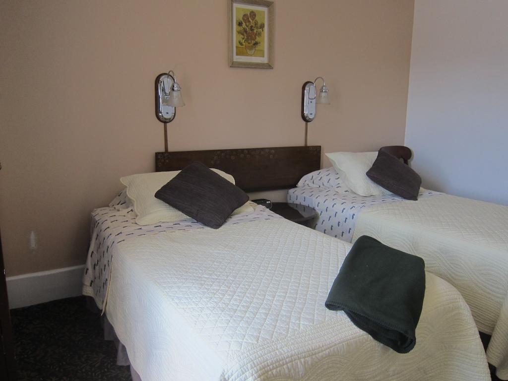 Salmon River Country Inn Head of Jeddore Room photo