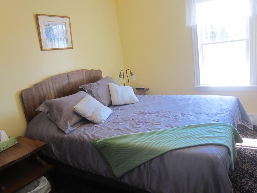 Salmon River Country Inn Head of Jeddore Room photo