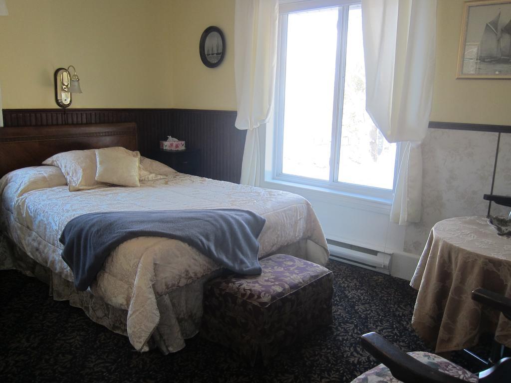 Salmon River Country Inn Head of Jeddore Room photo